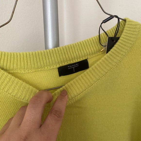 Tahari Sweater - Picture 2 of 3
